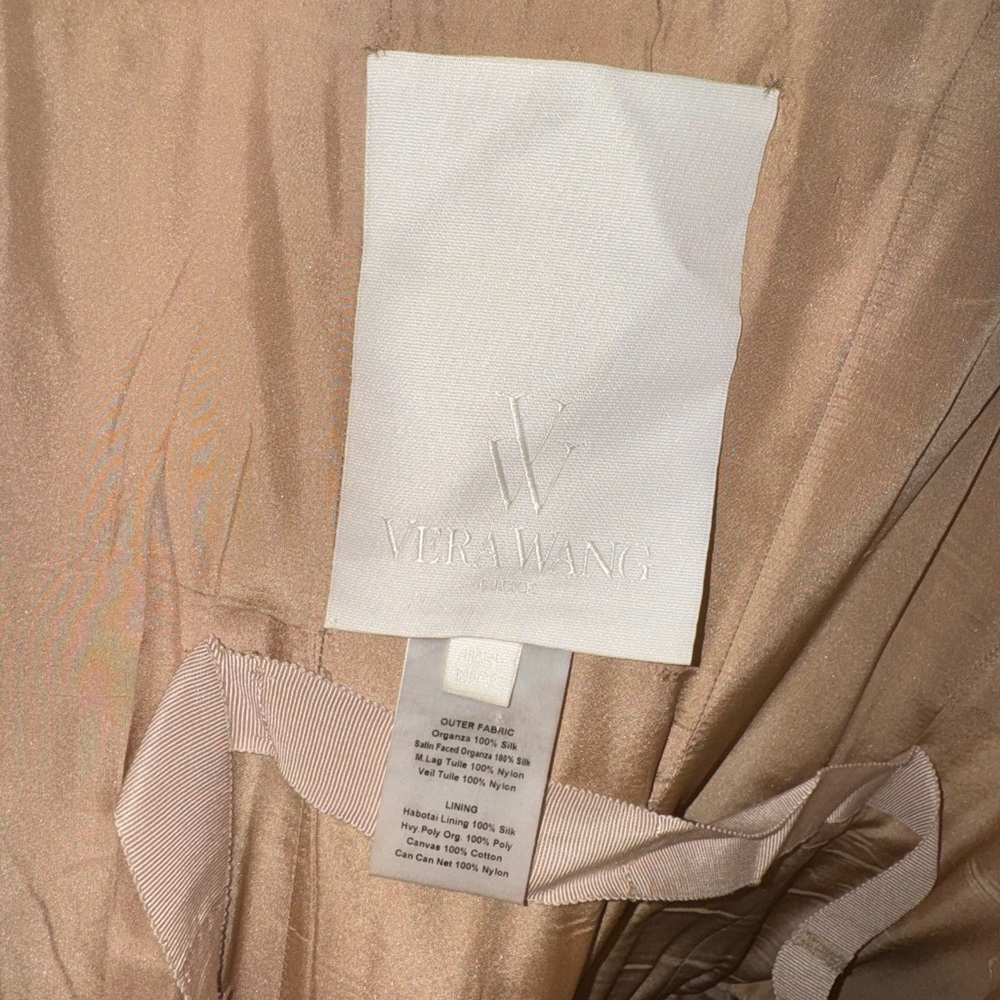 Archival Vera Wang Jasmine Gown - Picture 8 of 8